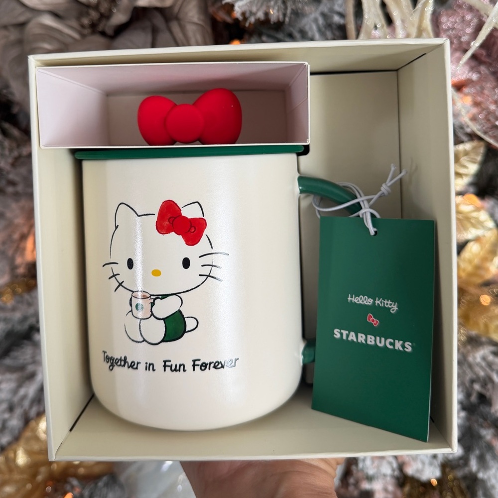 💚 Starbucks ❤️  Hello Kitty Exclusive Ceramic Mug